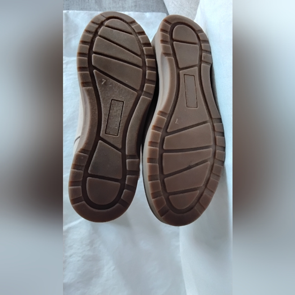 Women's Self Esteem Tan Shearling-Lined Boots - Picture 6 of 6